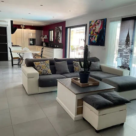 St Victorienne Holiday home Saint-Victor-la-Coste